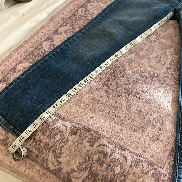 Levi's The Original Jean, Mid-Rise Straight leg, Size 6, mint condition! - Picture 15 of 16